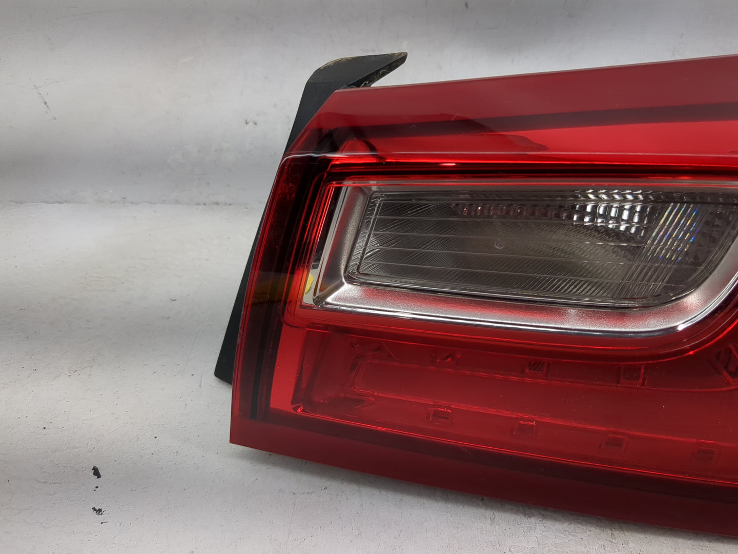 2016-2021 Chevrolet Malibu Tail Light Assembly Passenger Right OEM Fits Fits 2016 2017 2018 2019 2020 2021 OEM Used Auto Par