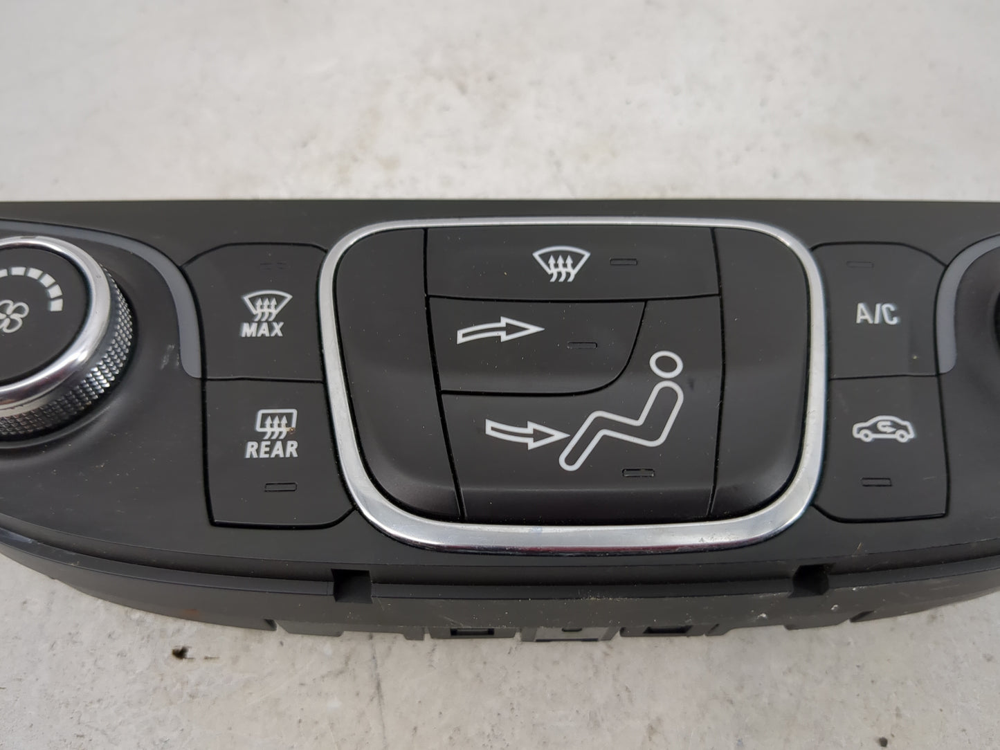 2016-2017 Chevrolet Malibu Climate Control Module Temperature AC/Heater Replacement Fits Fits 2016 2017 OEM Used Auto Parts 