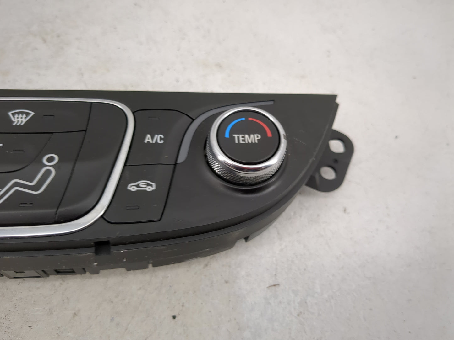 2016-2017 Chevrolet Malibu Climate Control Module Temperature AC/Heater Replacement Fits Fits 2016 2017 OEM Used Auto Parts 