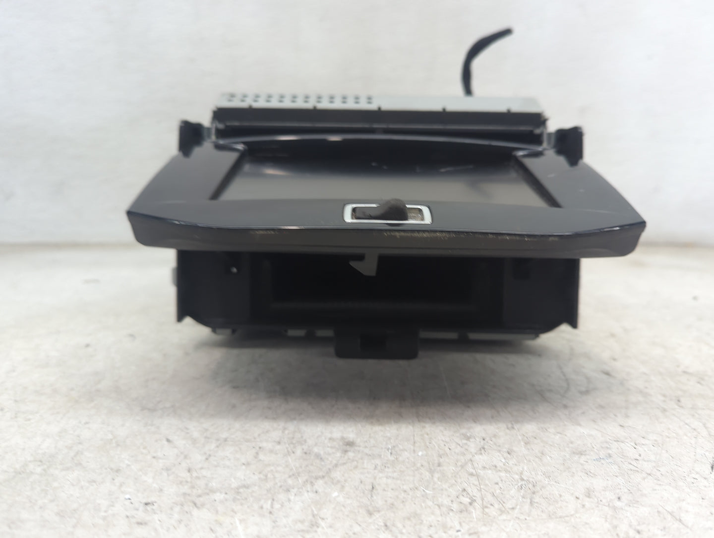 2013-2016 Chevrolet Malibu Information Display Screen 5026666 - Oemusedautoparts1.com