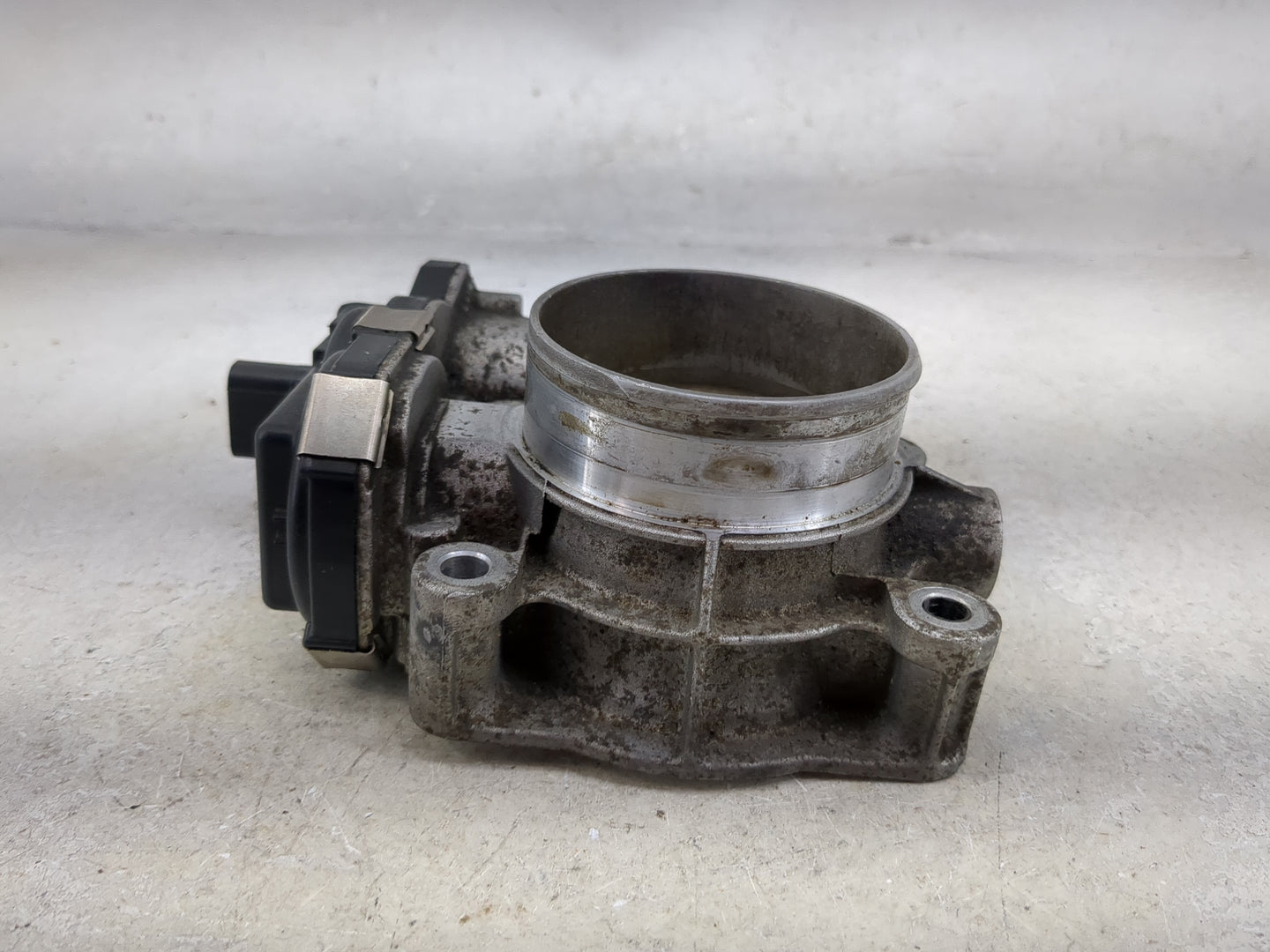 2013-2014 Chevrolet Malibu Throttle Body Fits Fits 2012 2013 2014 2015 OEM Used Auto Parts - Oemusedautoparts1.com