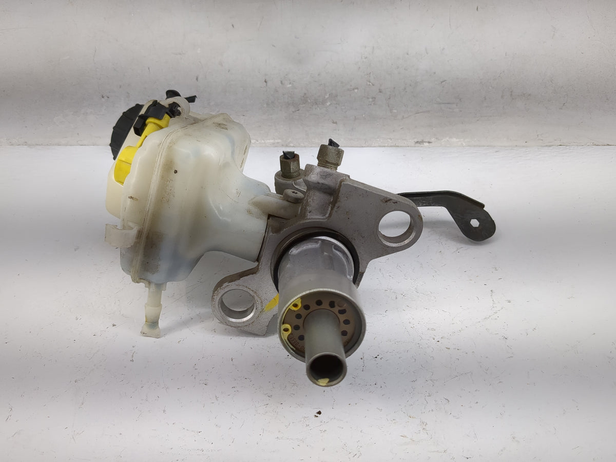 2013-2016 Chevrolet Malibu Brake Master Cylinder 5027959 - Oemusedautoparts1.com