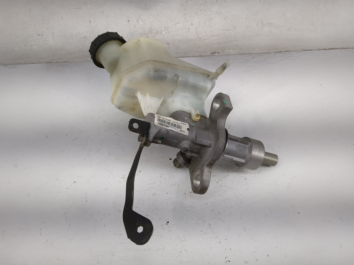 2013-2016 Chevrolet Malibu Brake Master Cylinder 5027959 - Oemusedautoparts1.com