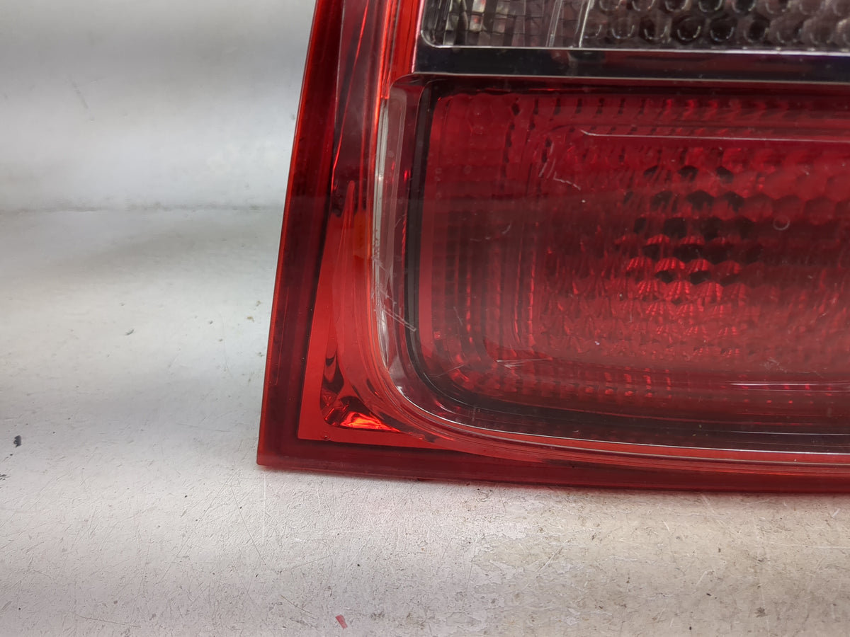 2013 Chevrolet Malibu Passenger Right Side Deck Lid Mounted Tail Light 5028000 - Oemusedautoparts1.com