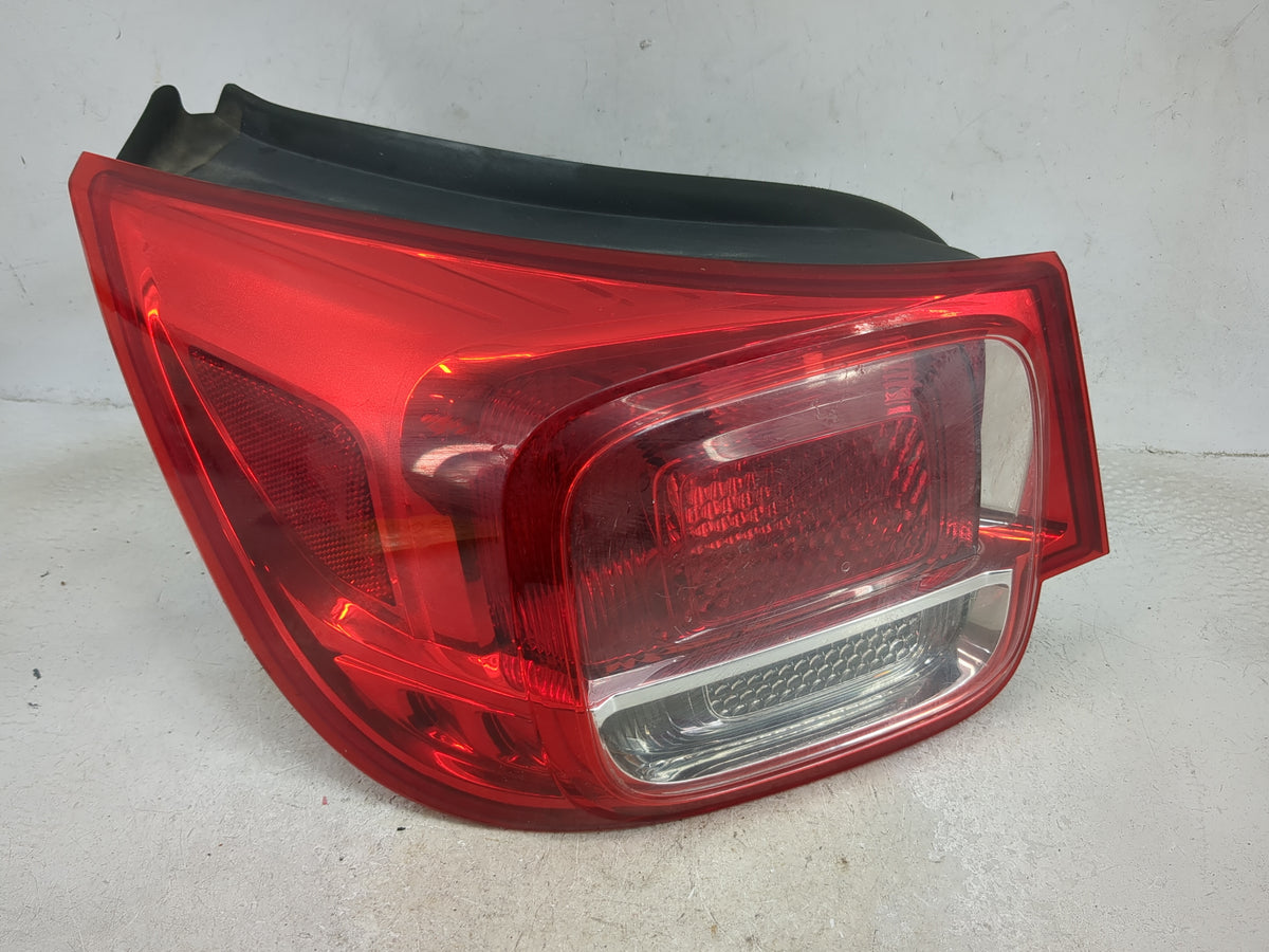 2013-2016 Chevrolet Malibu Tail Light Assembly Driver Left OEM Fits Fits 2013 2014 2015 2016 OEM Used Auto Parts - Oemusedau
