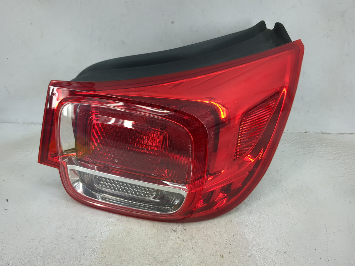 2013-2016 Chevrolet Malibu Tail Light Assembly Passenger Right OEM Fits Fits 2013 2014 2015 2016 OEM Used Auto Parts - Oemus