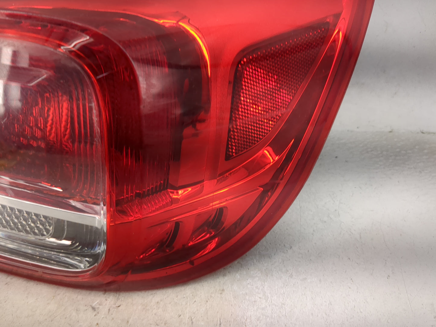 2013-2016 Chevrolet Malibu Tail Light Assembly Passenger Right OEM Fits Fits 2013 2014 2015 2016 OEM Used Auto Parts - Oemus