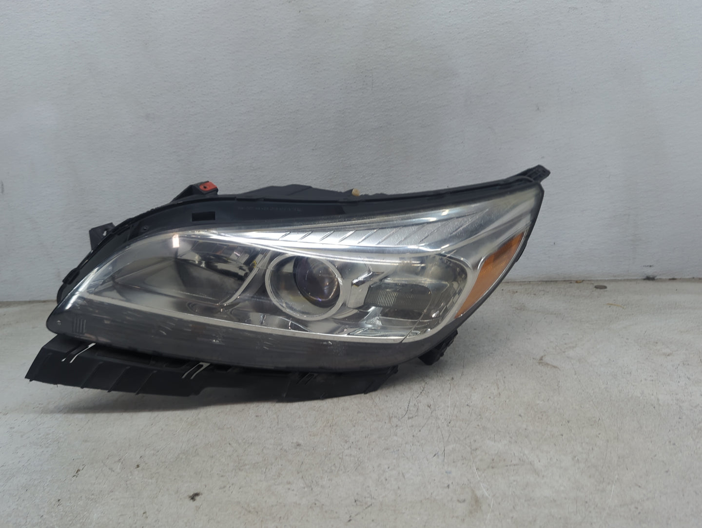 2013-2016 Chevrolet Malibu Passenger Right Oem Head Light Headlight Lamp 5028110 - Oemusedautoparts1.com