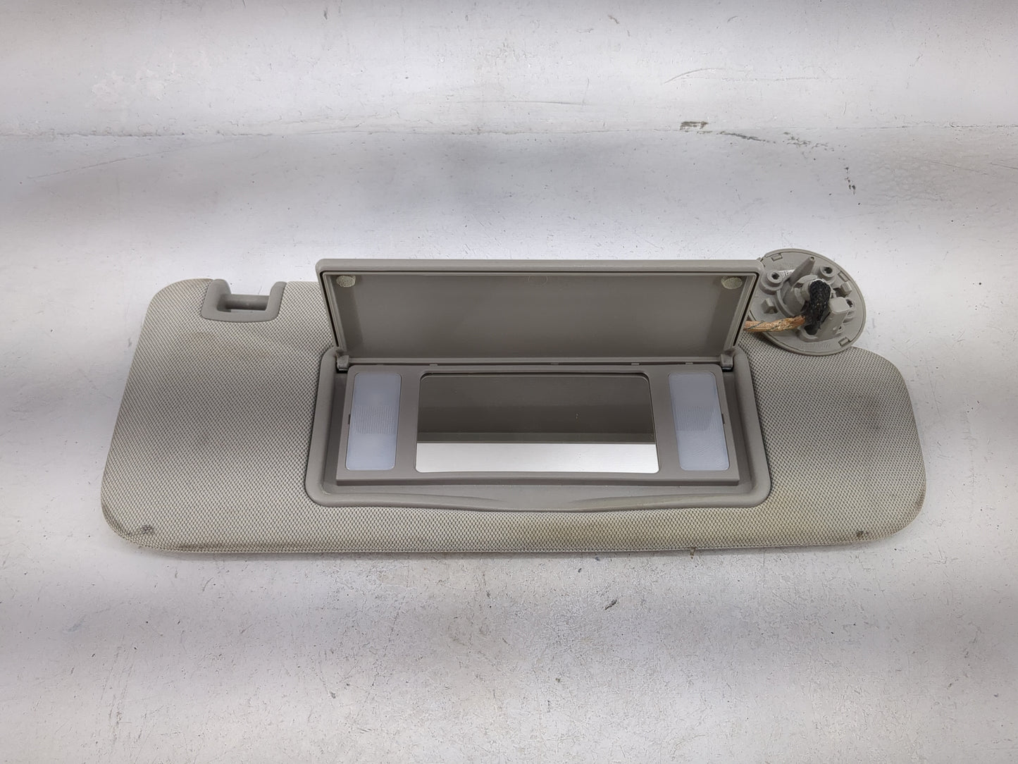 2013-2016 Chevrolet Malibu Sun Visor Shade Replacement Passenger Right Mirror Fits Fits 2013 2014 2015 2016 OEM Used Auto Pa