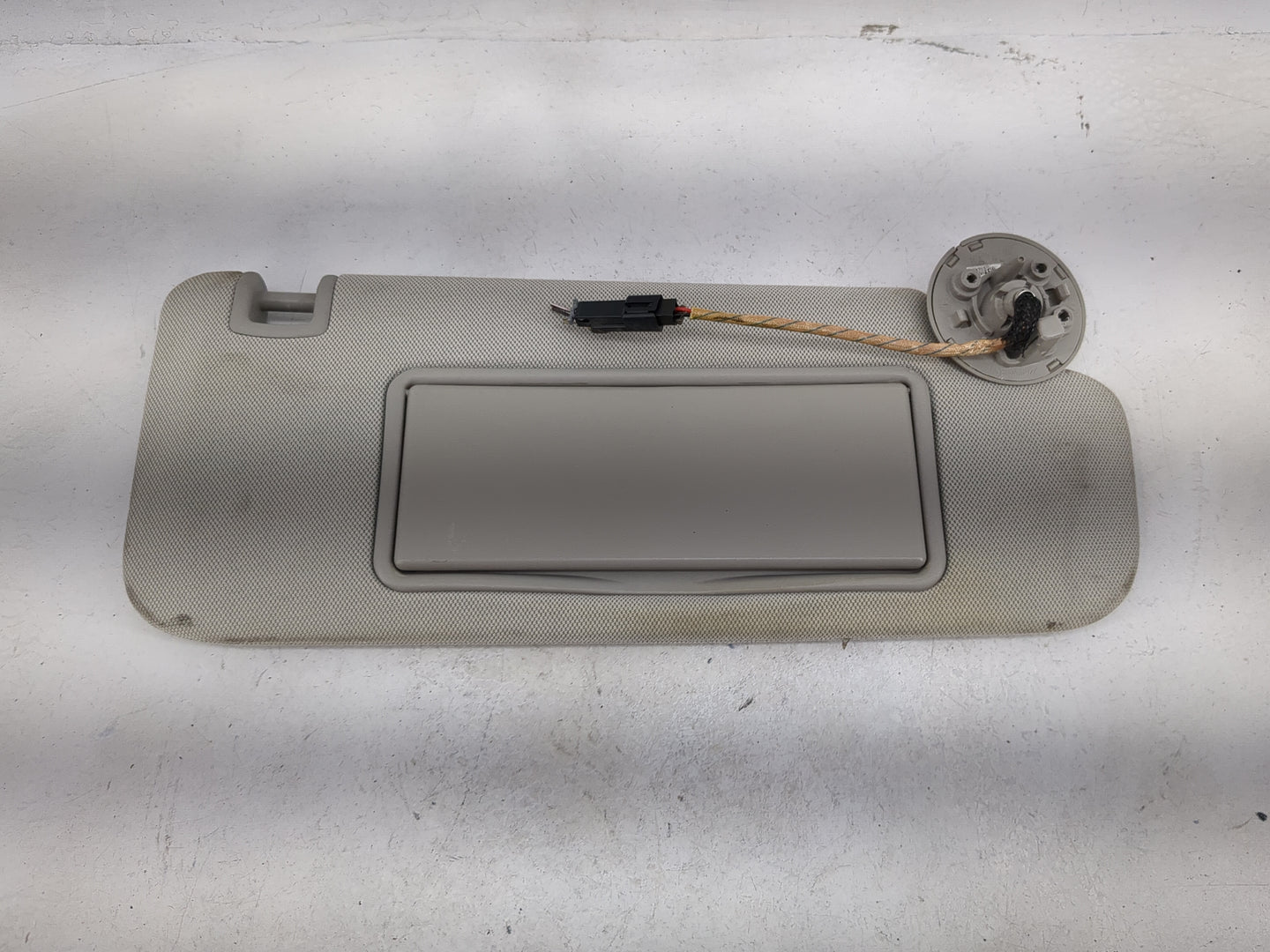 2013-2016 Chevrolet Malibu Sun Visor Shade Replacement Passenger Right Mirror Fits Fits 2013 2014 2015 2016 OEM Used Auto Pa
