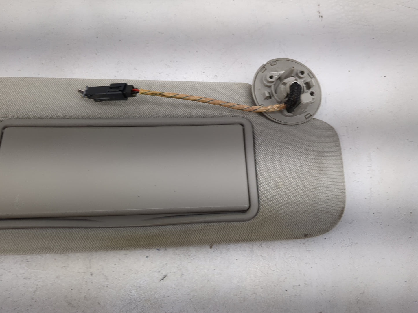 2013-2016 Chevrolet Malibu Sun Visor Shade Replacement Passenger Right Mirror Fits Fits 2013 2014 2015 2016 OEM Used Auto Pa