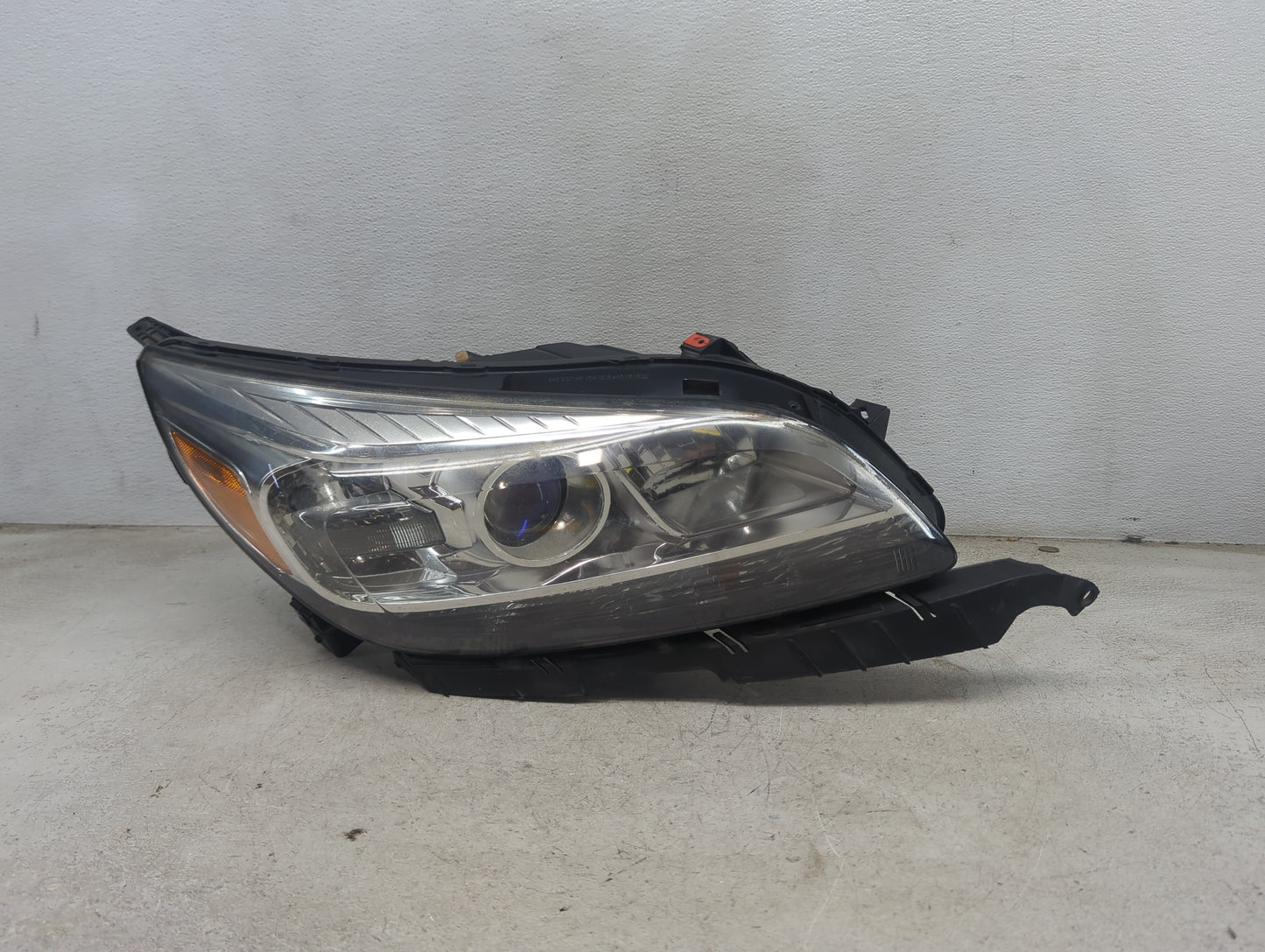 2013-2016 Chevrolet Malibu Driver Left Oem Head Light Headlight Lamp 5028144 - Oemusedautoparts1.com