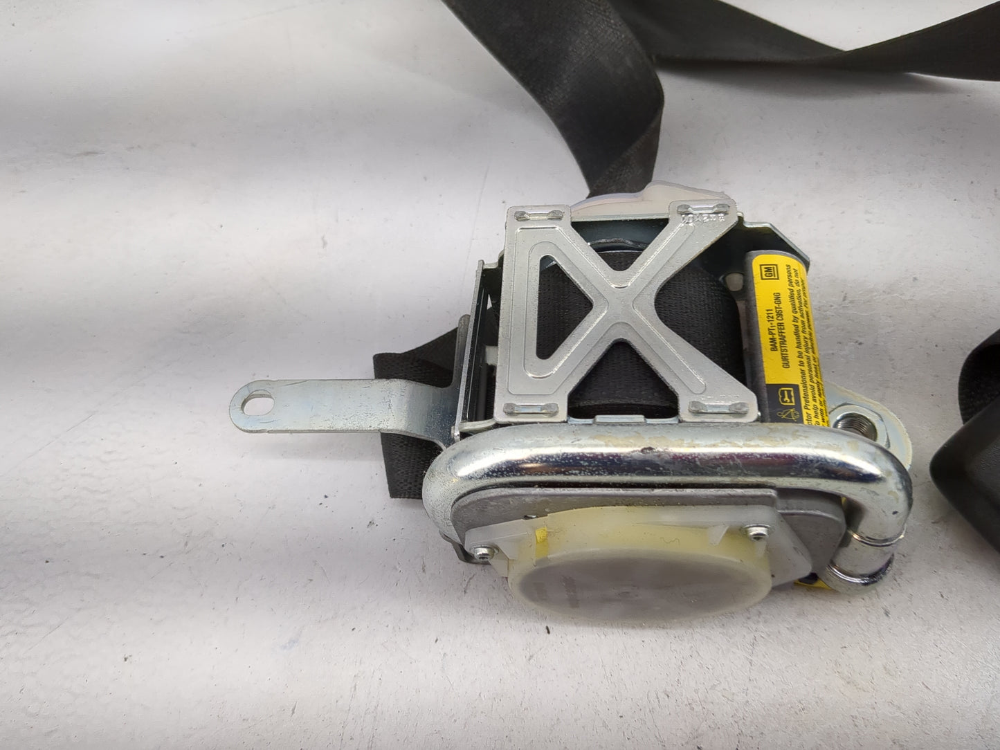 2013-2013 Chevrolet Malibu Passenger Front Seatbelt Retractor 5028158 - Oemusedautoparts1.com