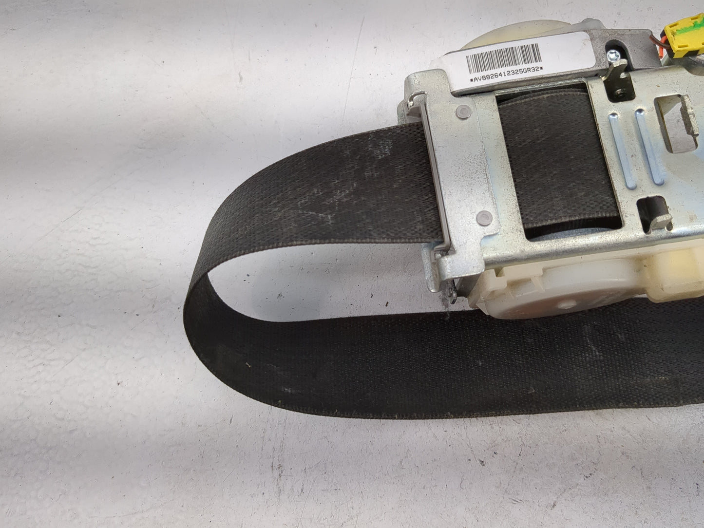 2013-2013 Chevrolet Malibu Drvier Front Seatbelt Retractor 5028184 - Oemusedautoparts1.com
