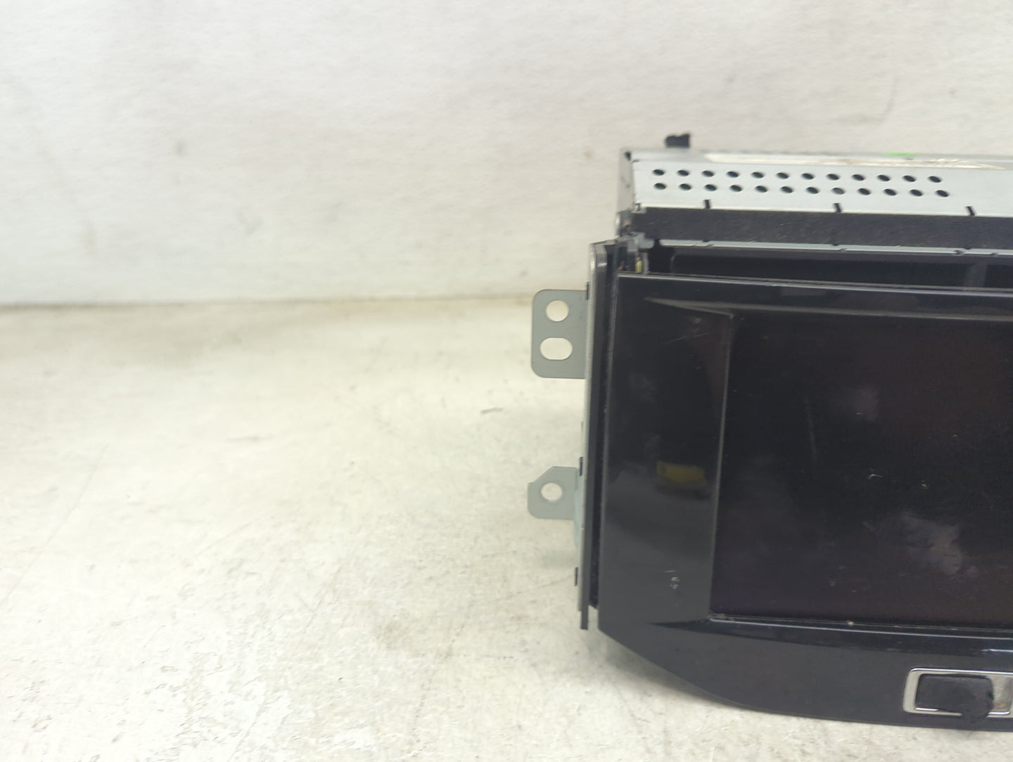 2013-2016 Chevrolet Malibu Information Display Screen 5028203 - Oemusedautoparts1.com