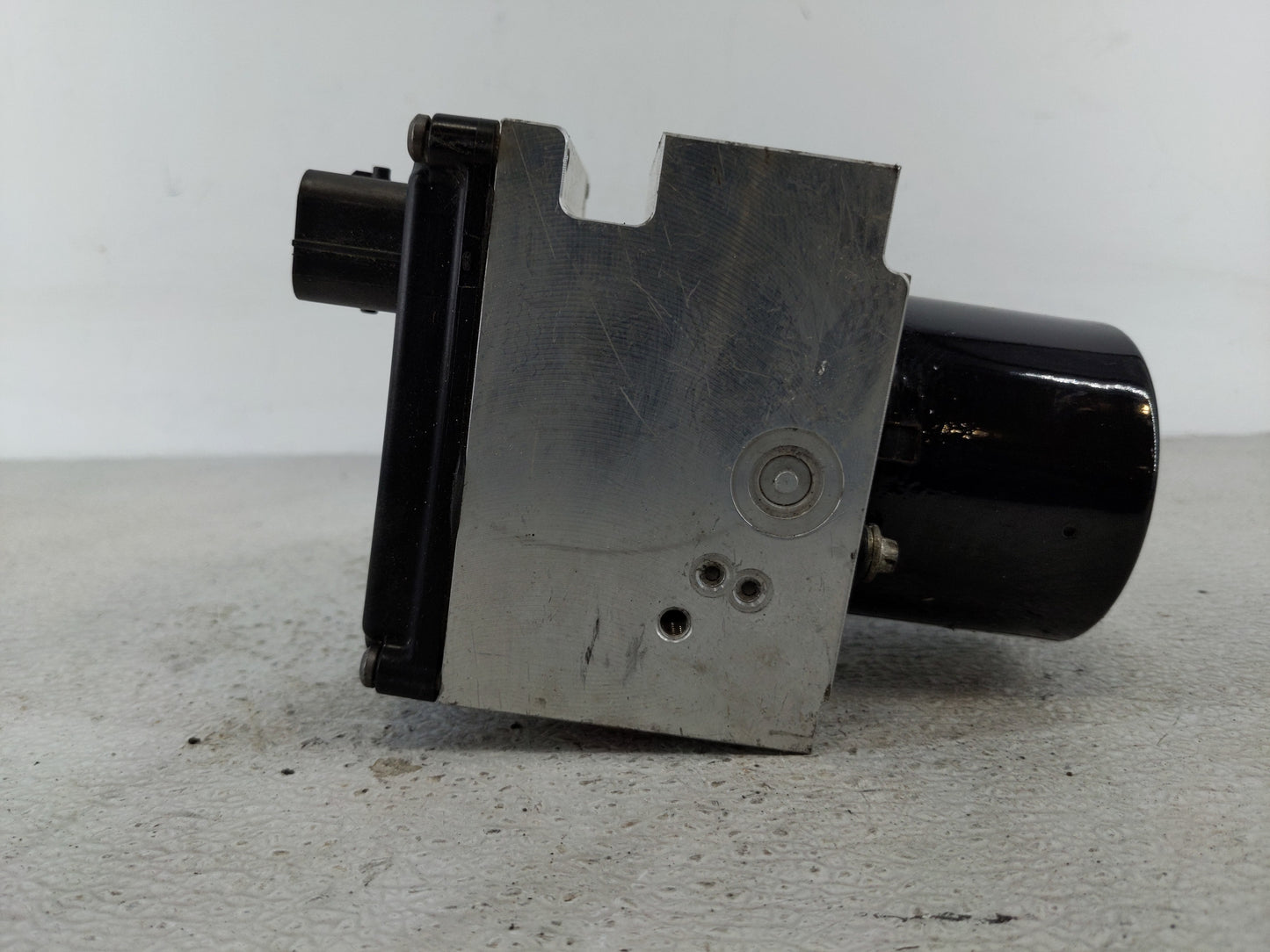 2011 Chevrolet Malibu ABS Pump Control Module Replacement Fits OEM Used Auto Parts - Oemusedautoparts1.com