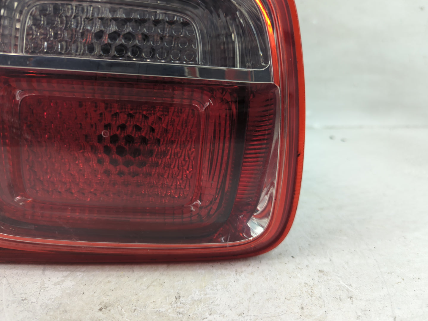 2013 Chevrolet Malibu Passenger Right Side Deck Lid Mounted Tail Light - Oemusedautoparts1.com