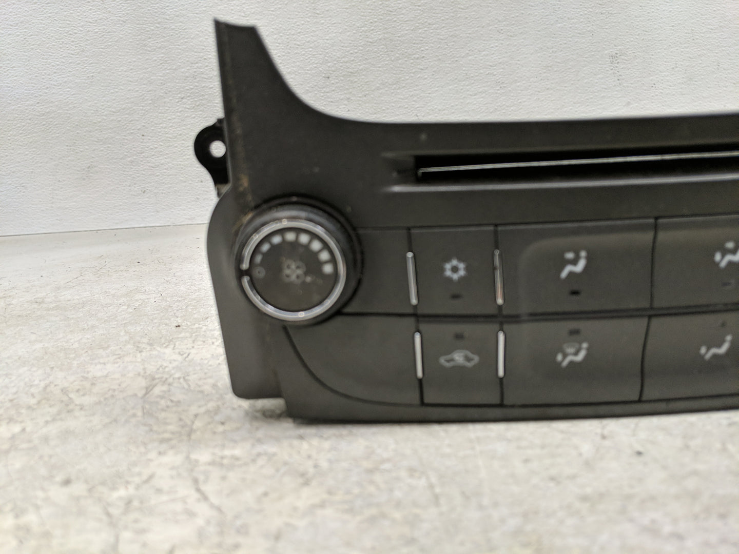 2013 Chevrolet Malibu Climate Control Module Temperature AC/Heater Replacement Fits OEM Used Auto Parts - Oemusedautoparts1.