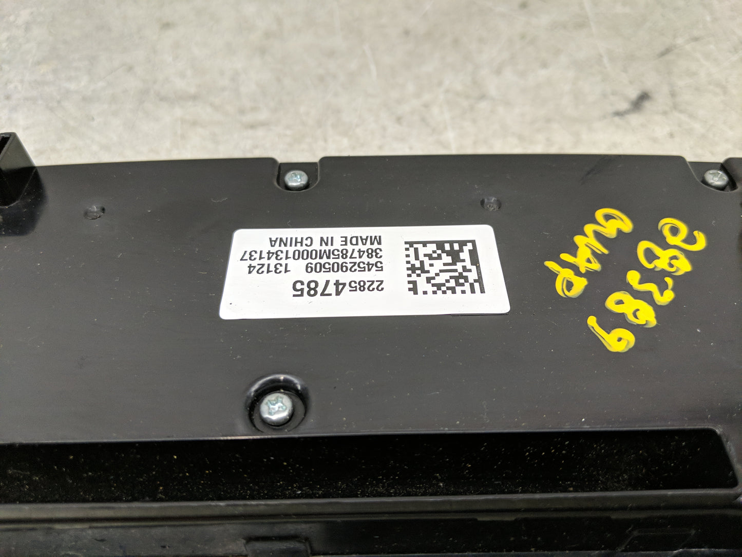 2013 Chevrolet Malibu Climate Control Module Temperature AC/Heater Replacement Fits OEM Used Auto Parts - Oemusedautoparts1.