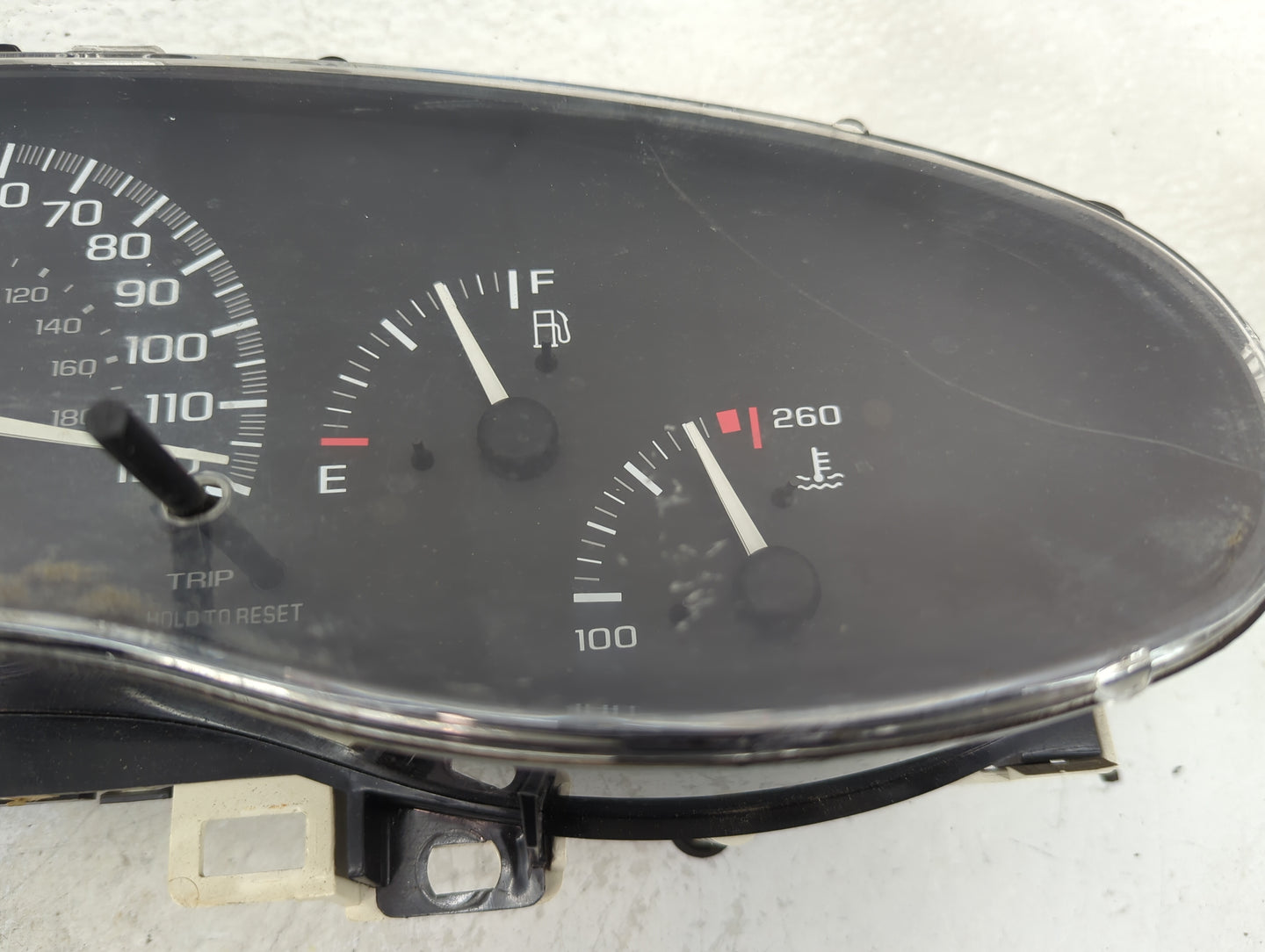 2004-2005 Chevrolet Malibu Instrument Cluster Speedometer Gauges Fits Fits 2004 2005 OEM Used Auto Parts - Oemusedautoparts1