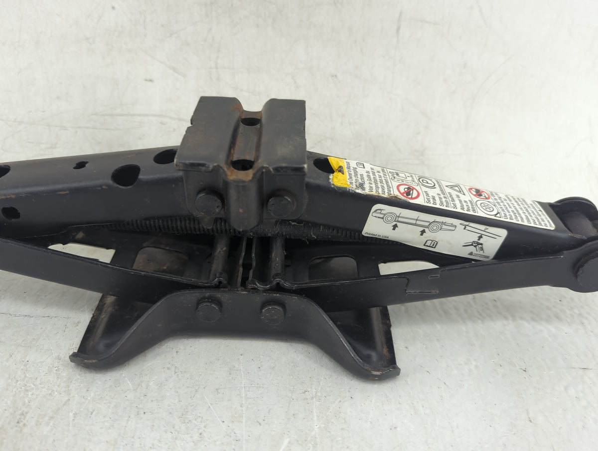 2006 Chevrolet Malibu Spare Scissor Car Jack 873635 - Oemusedautoparts1.com