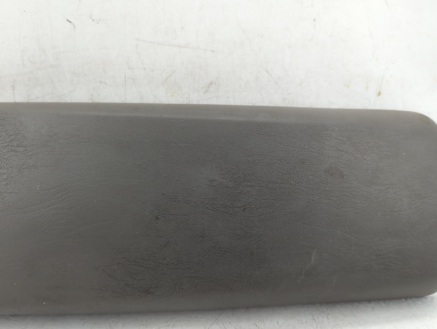 2006-2007 Chevrolet Malibu Center Console Armrest Cover Lid Fits Fits 2006 2007 OEM Used Auto Parts - Oemusedautoparts1.com
