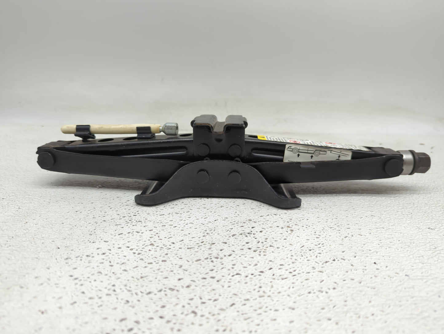 2012 Chevrolet Malibu Spare Scissor Car Jack - Oemusedautoparts1.com