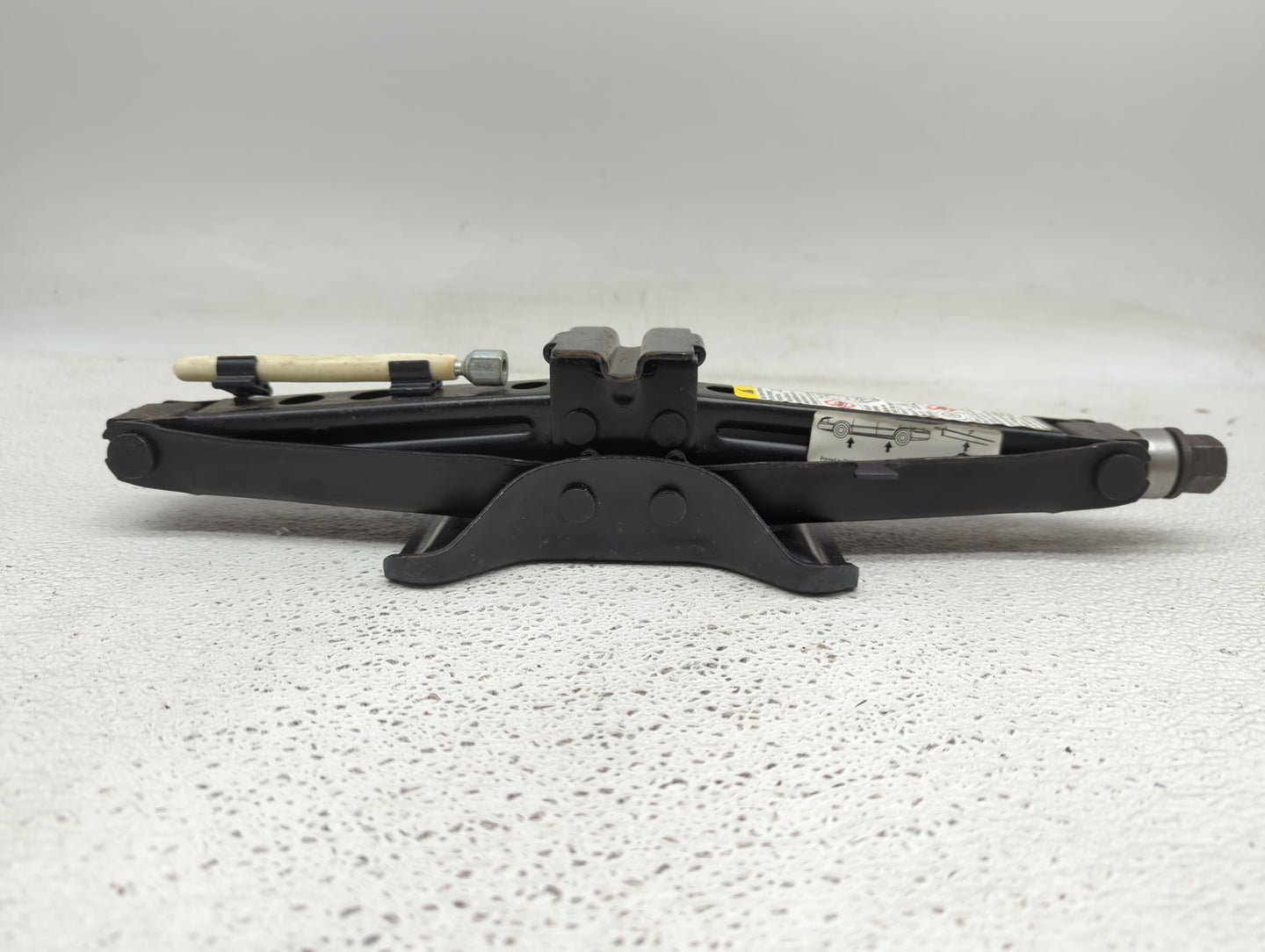 2012 Chevrolet Malibu Spare Scissor Car Jack 877566 - Oemusedautoparts1.com