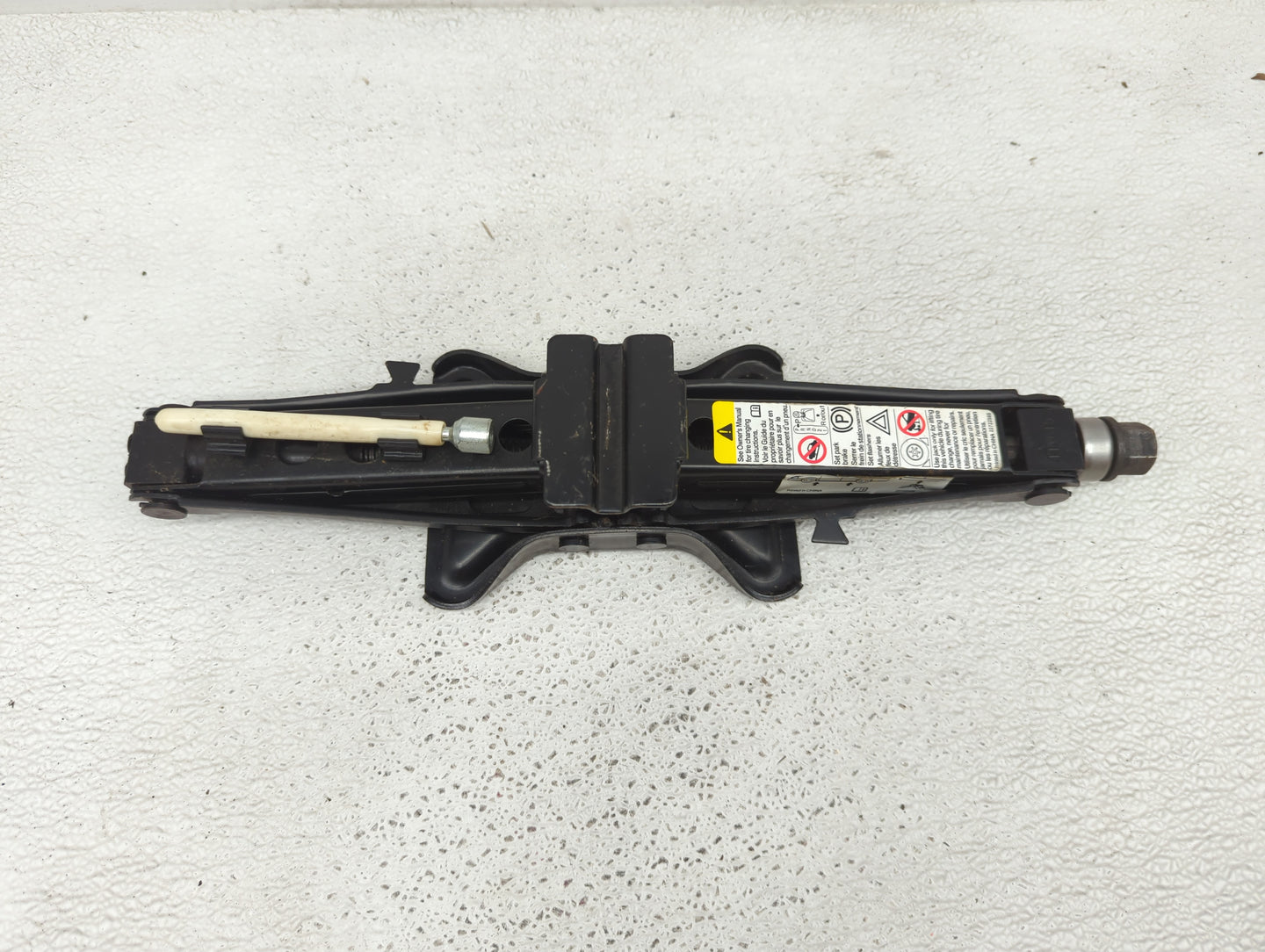 2012 Chevrolet Malibu Spare Scissor Car Jack 877566 - Oemusedautoparts1.com