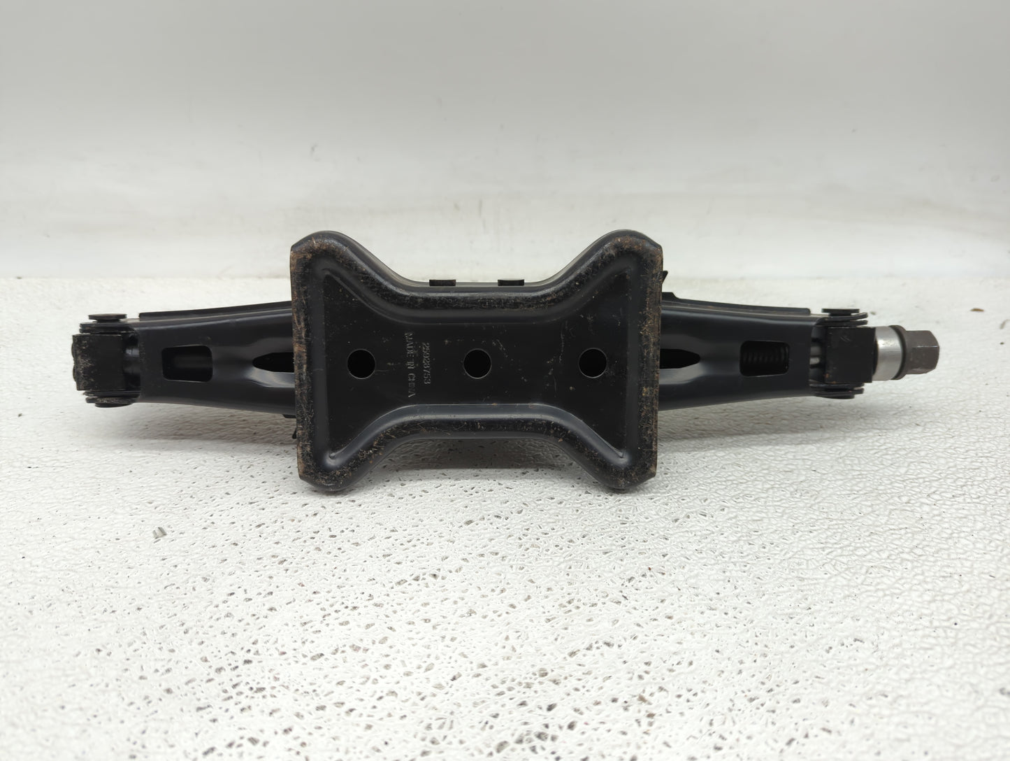 2012 Chevrolet Malibu Spare Scissor Car Jack - Oemusedautoparts1.com