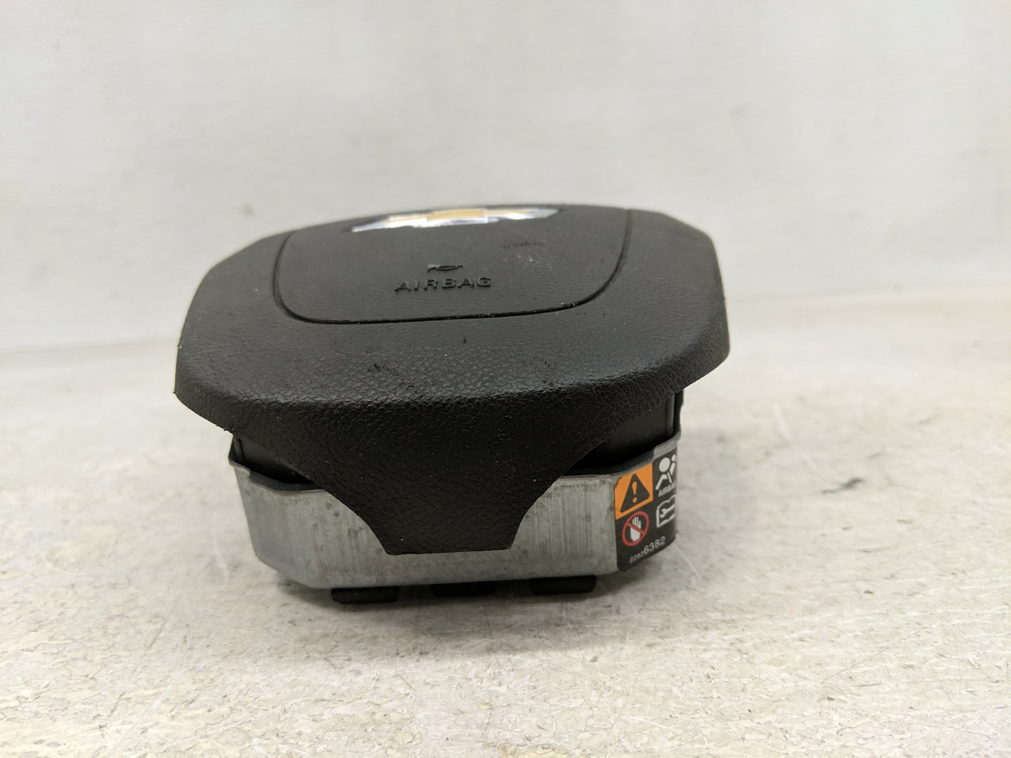 2013-2016 Chevrolet Malibu Air Bag Driver Left Steering Wheel Mounted - Oemusedautoparts1.com