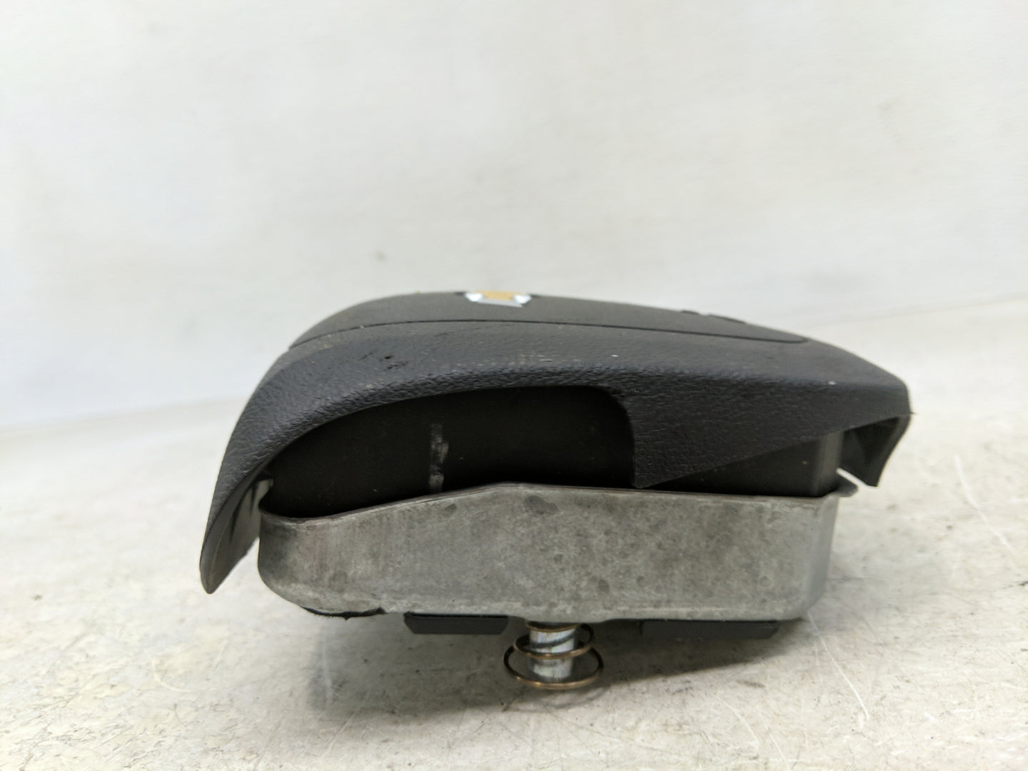 2013-2016 Chevrolet Malibu Air Bag Driver Left Steering Wheel Mounted - Oemusedautoparts1.com