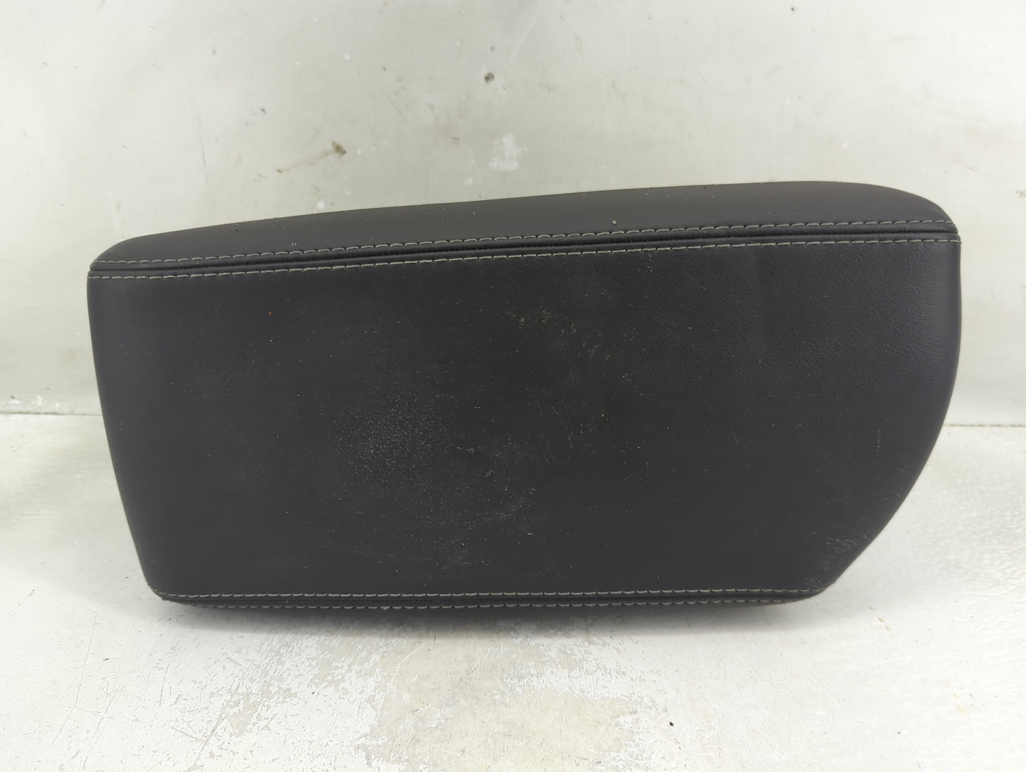 2015-2016 Chevrolet Malibu Center Console Armrest Cover Lid Fits Fits 2015 2016 OEM Used Auto Parts - Oemusedautoparts1.com