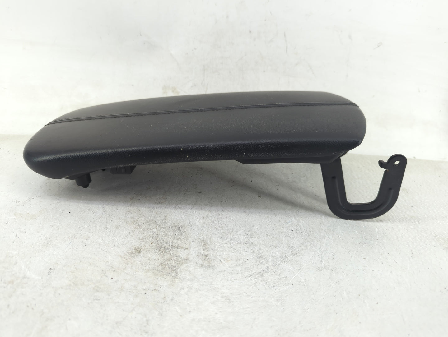 2016-2018 Chevrolet Malibu Center Console Armrest Cover Lid Fits Fits 2016 2017 2018 OEM Used Auto Parts - Oemusedautoparts1
