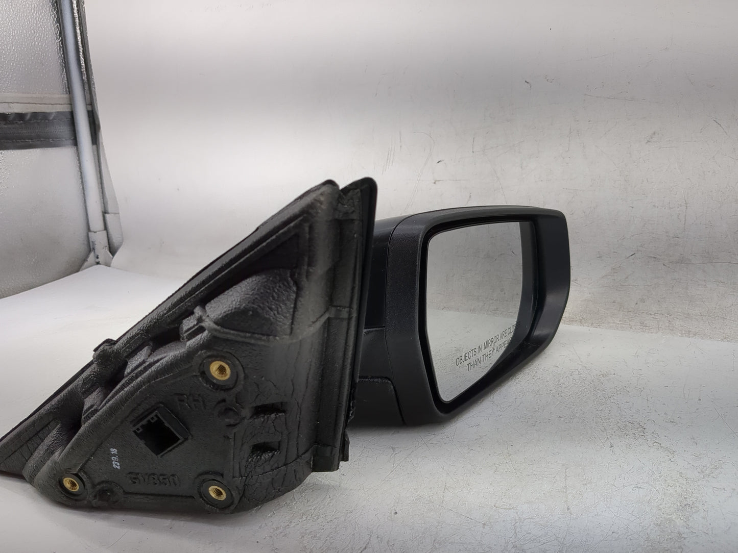 2016-2018 Chevrolet Malibu Passenger Side View Mirror - Right Door Mirror OEM Used - Oemusedautoparts1.com