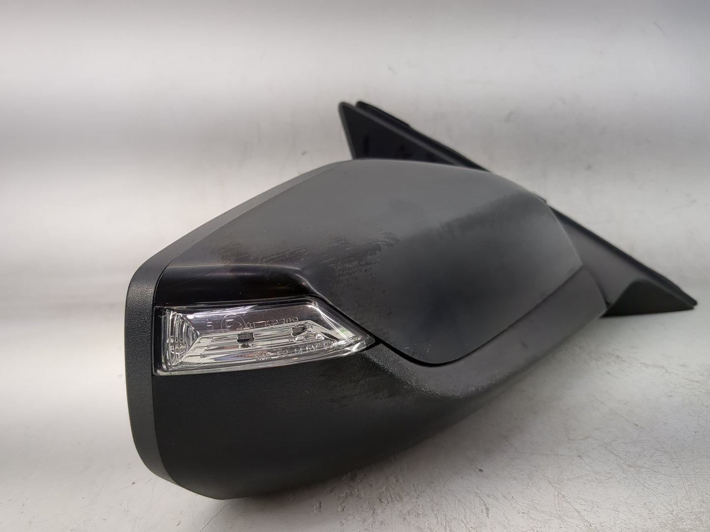 2016-2018 Chevrolet Malibu Passenger Side View Mirror - Right Door Mirror OEM Used - Oemusedautoparts1.com