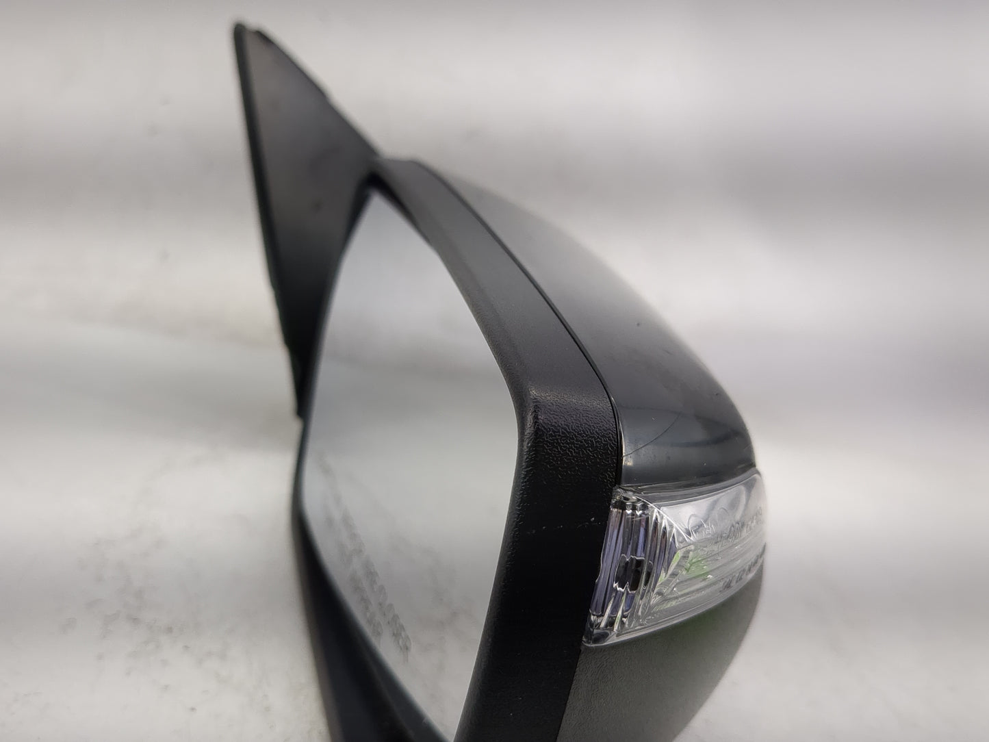 2016-2018 Chevrolet Malibu Passenger Side View Mirror - Right Door Mirror OEM Used - Oemusedautoparts1.com