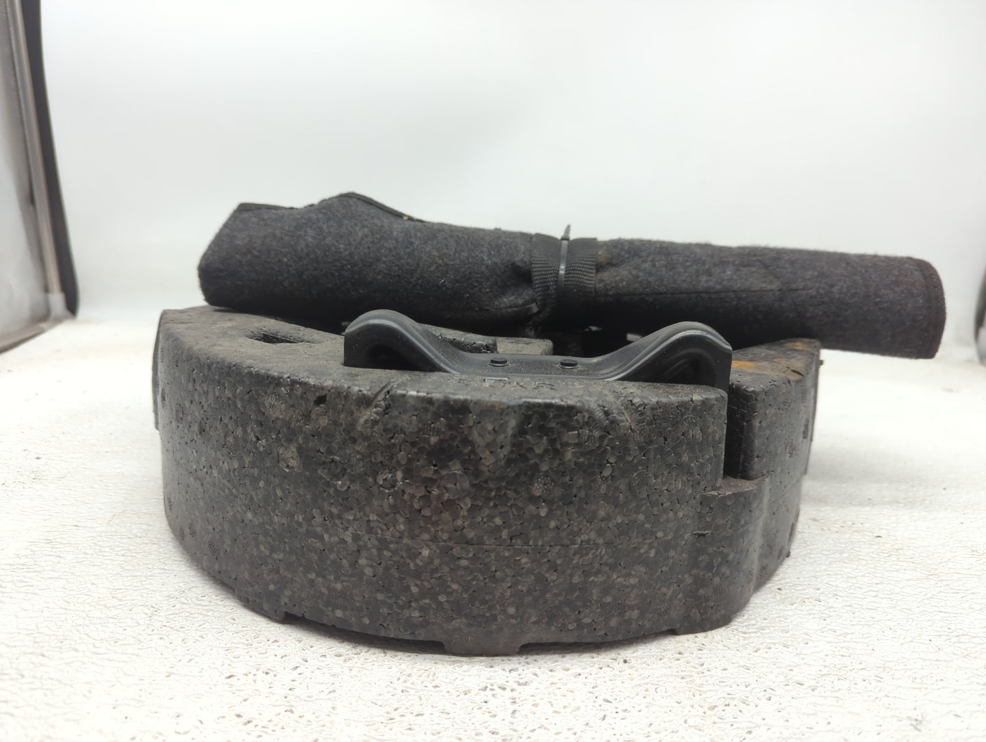 2015 Chevrolet Malibu Spare Scissor Car Jack - Oemusedautoparts1.com