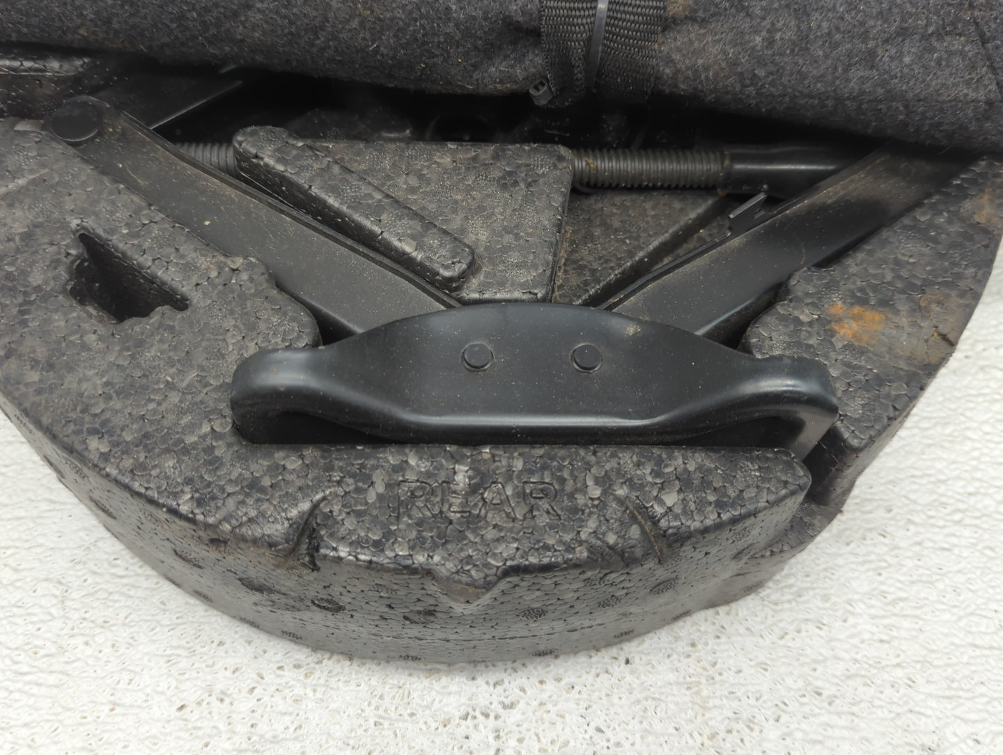 2015 Chevrolet Malibu Spare Scissor Car Jack - Oemusedautoparts1.com