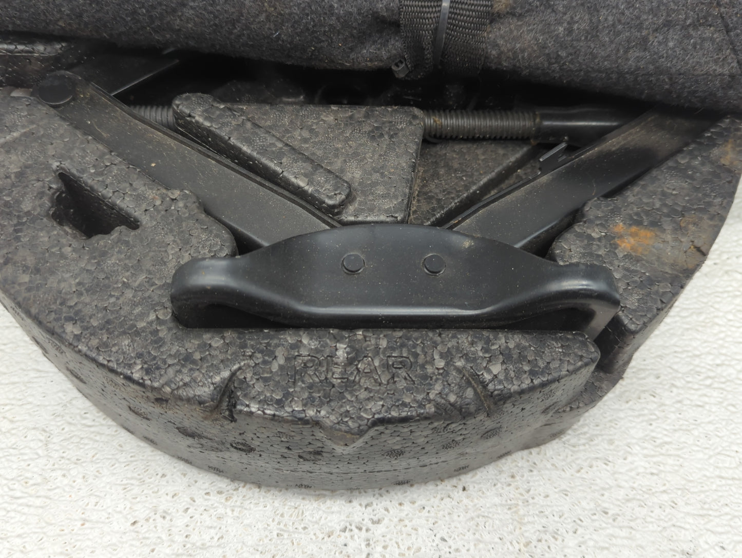 2015 Chevrolet Malibu Spare Scissor Car Jack - Oemusedautoparts1.com