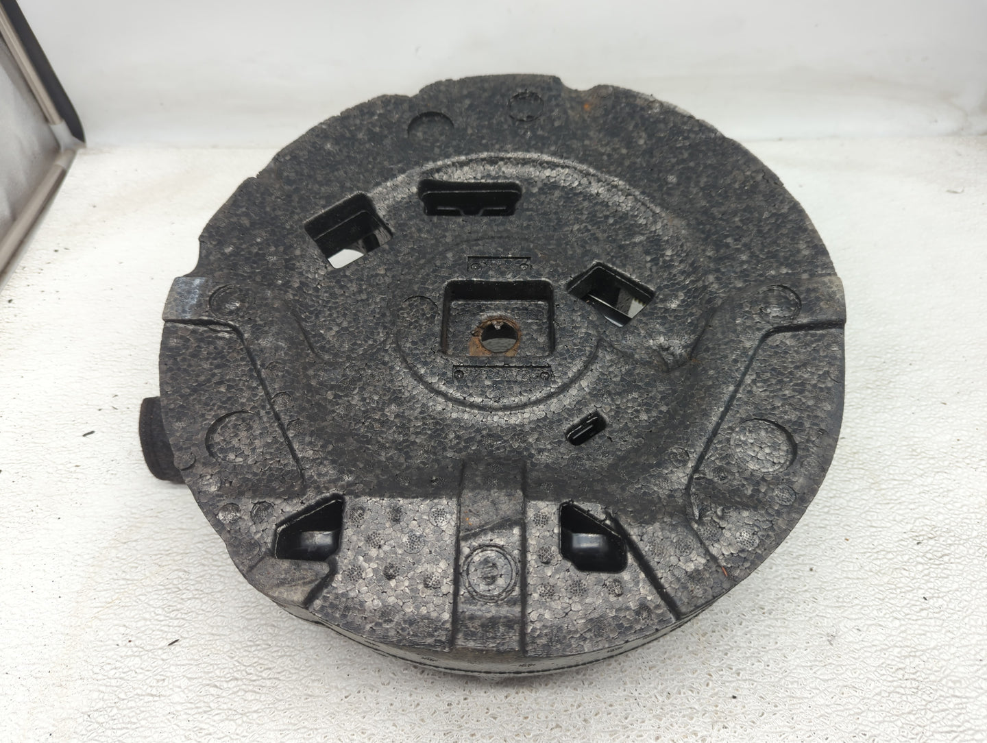 2015 Chevrolet Malibu Spare Scissor Car Jack - Oemusedautoparts1.com