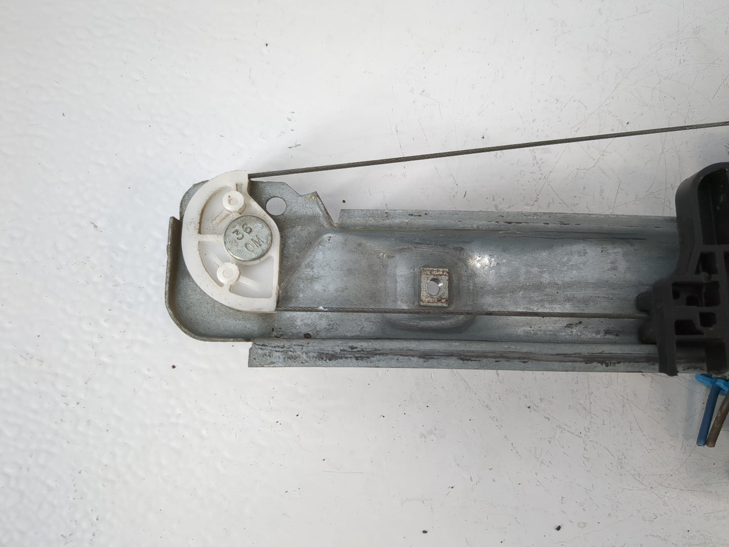 2006-2012 Chevrolet Malibu Passenger Front Right Power Window Motor - Oemusedautoparts1.com