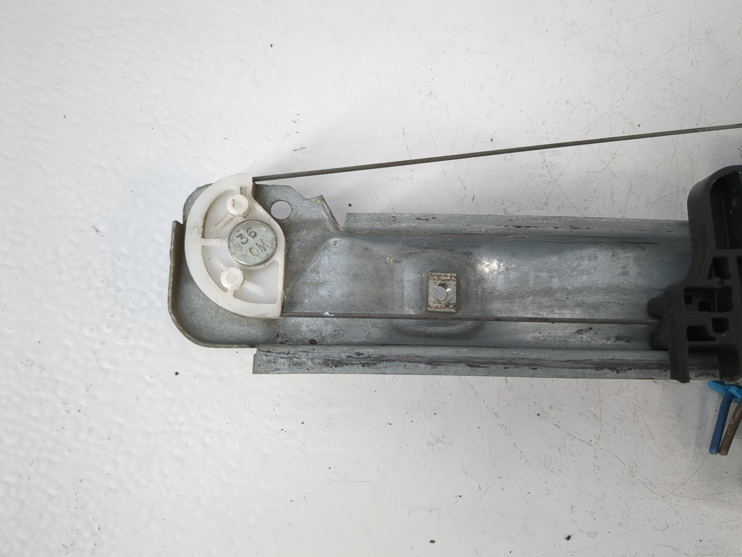 2006-2012 Chevrolet Malibu Passenger Front Right Power Window Motor - Oemusedautoparts1.com