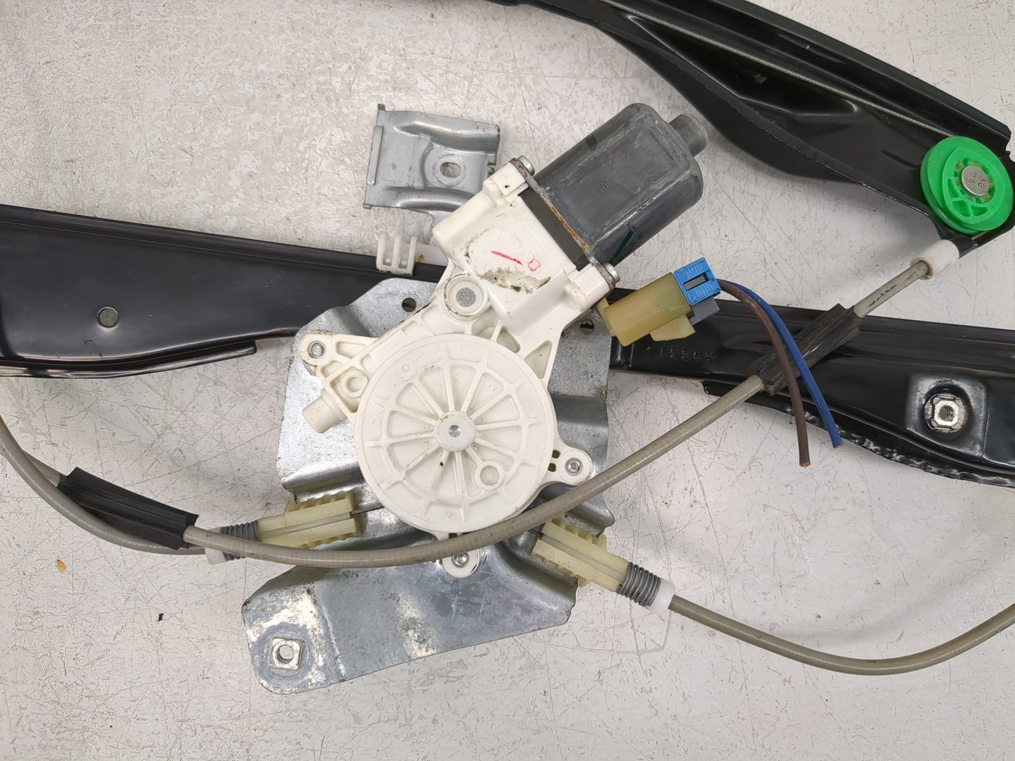 2004-2012 Chevrolet Malibu Driver Front Left Power Window Motor - Oemusedautoparts1.com