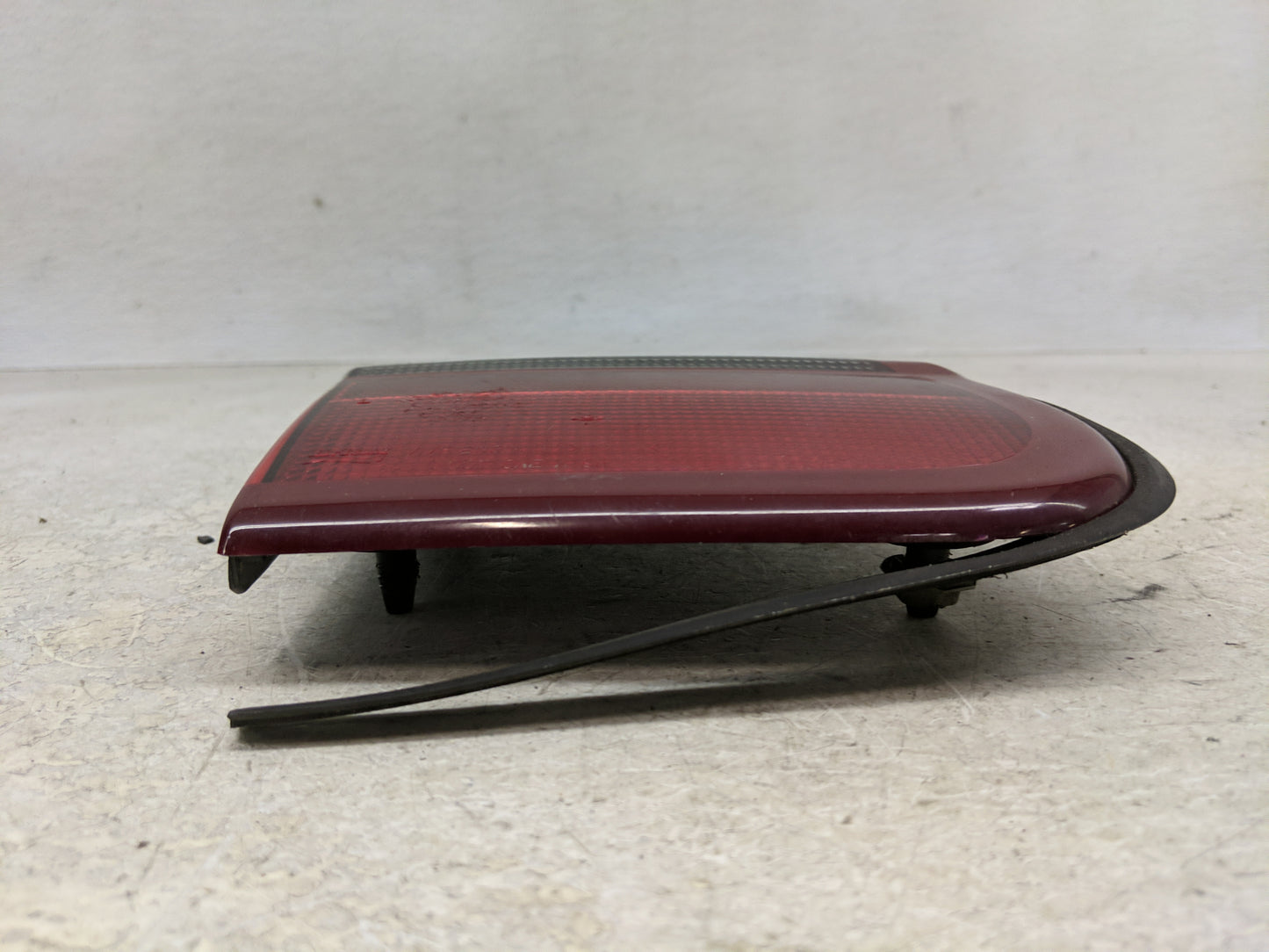 1997-2005 Chevrolet Malibu Driver Left Side Deck Lid Mounted Tail Light - Oemusedautoparts1.com