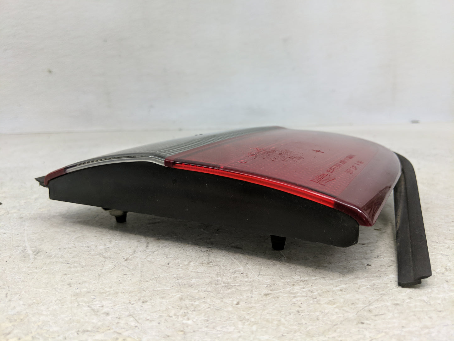 1997-2005 Chevrolet Malibu Driver Left Side Deck Lid Mounted Tail Light - Oemusedautoparts1.com