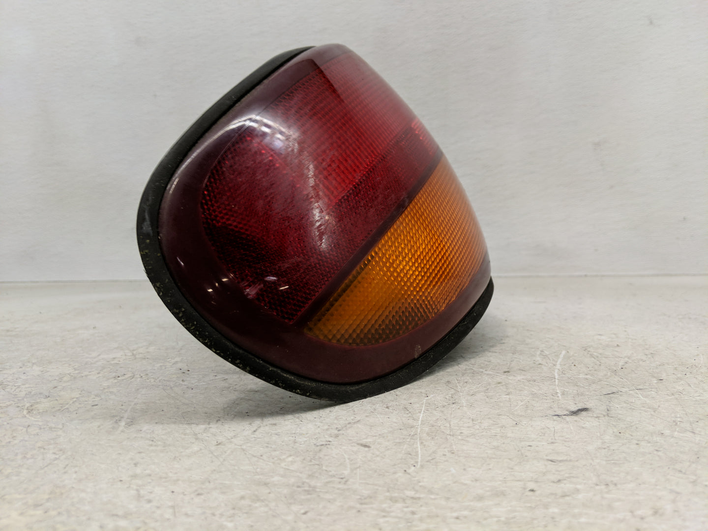 1997-2005 Chevrolet Malibu Driver Left Side Deck Lid Mounted Tail Light - Oemusedautoparts1.com