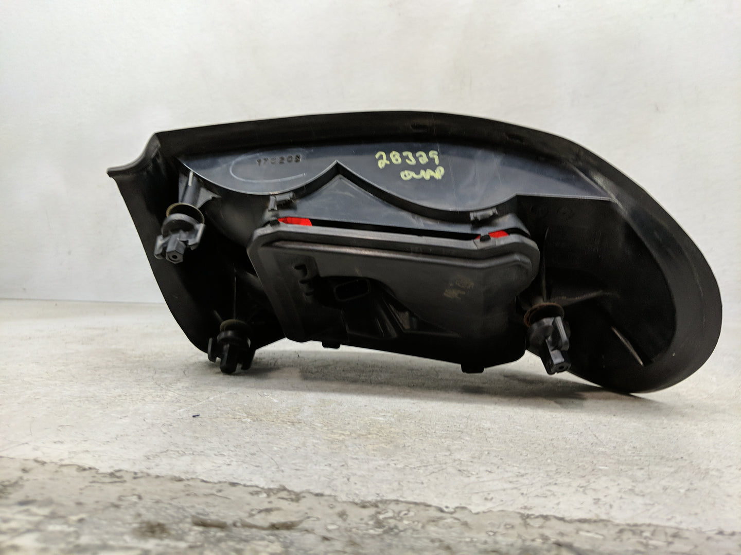 1997-2005 Chevrolet Malibu Driver Left Side Deck Lid Mounted Tail Light - Oemusedautoparts1.com
