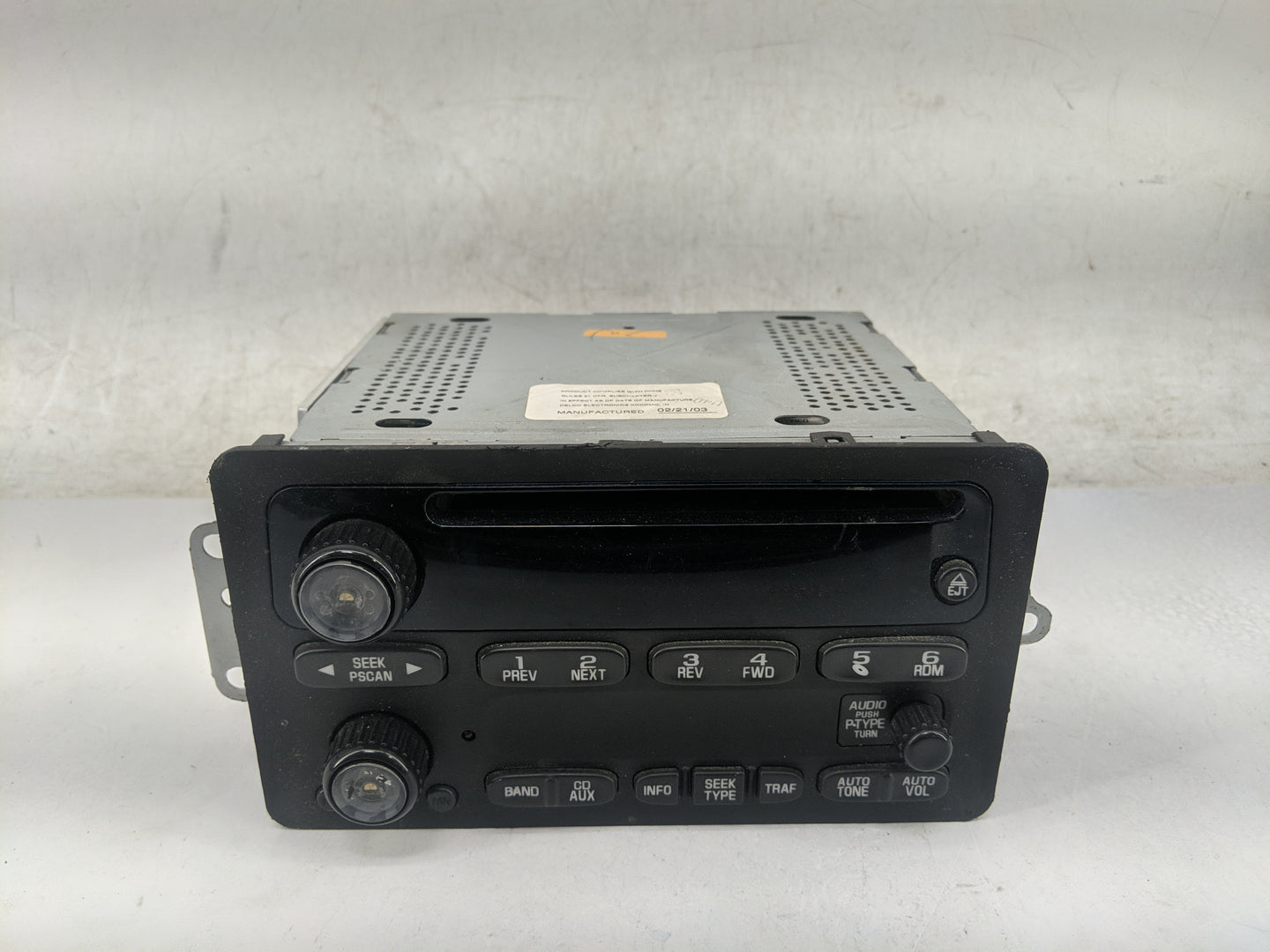 2002-2005 Chevrolet Monte Carlo Radio AM FM Cd Player Receiver Replacement Fits Fits 2002 2003 2004 2005 OEM Used Auto Parts