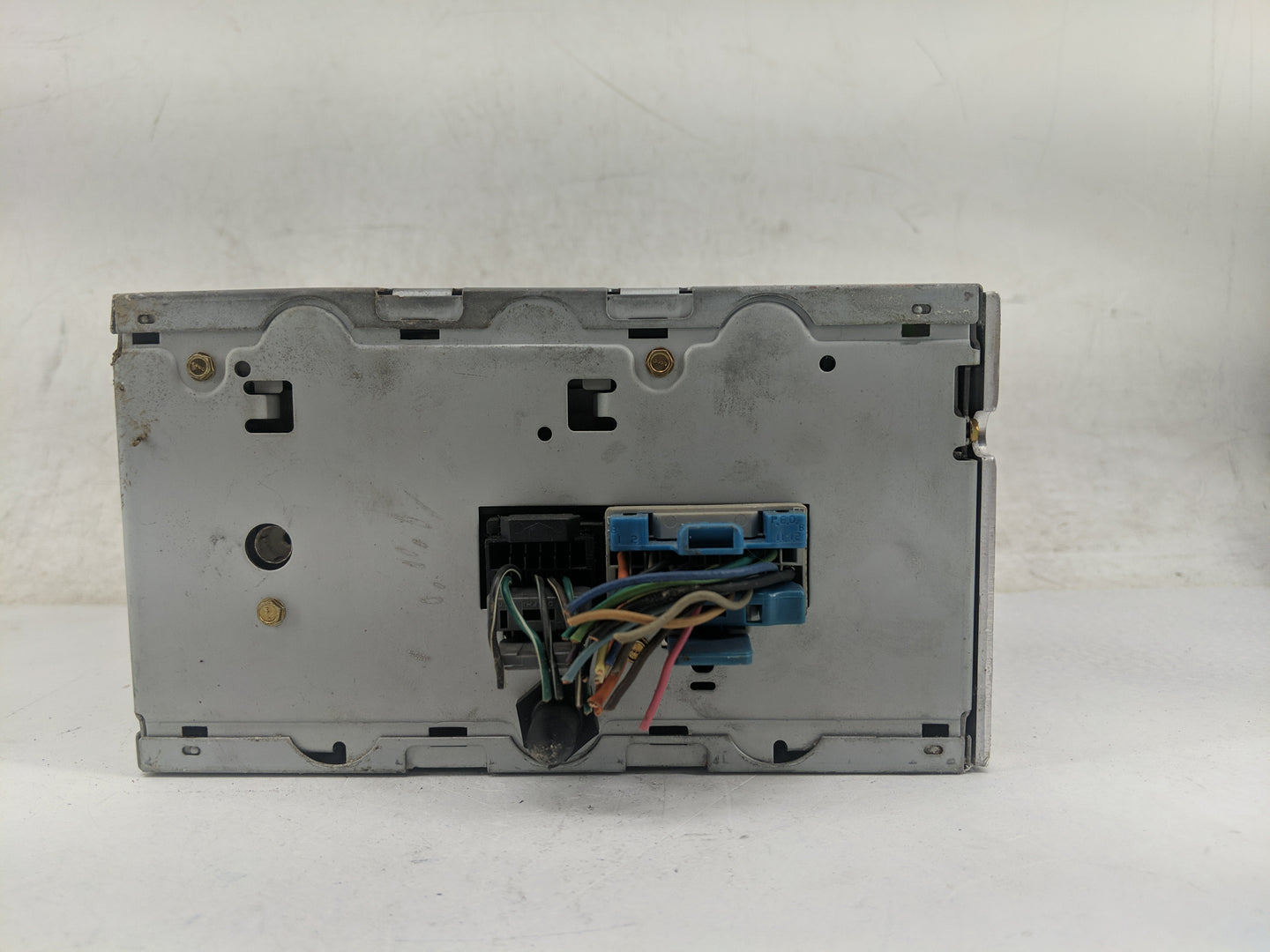 2002-2005 Chevrolet Monte Carlo Radio AM FM Cd Player Receiver Replacement Fits Fits 2002 2003 2004 2005 OEM Used Auto Parts